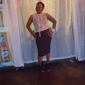 Meet your Posher, Bee